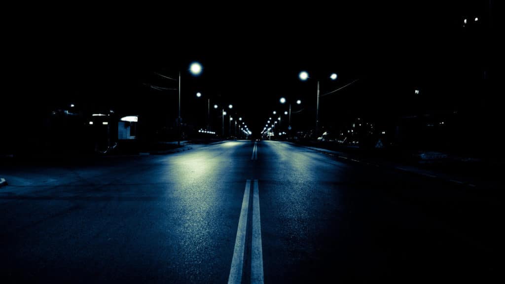 noční silnice