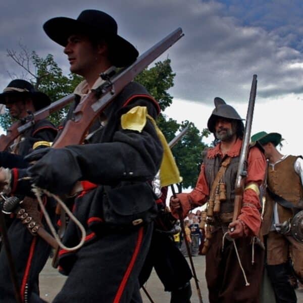 Dívka s medailonem 🇨🇿